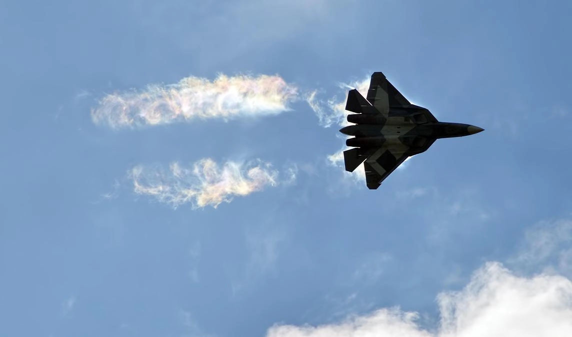 Конструкторы показали на видео момент разрушения крыла истребителя Су-57 - tvspb.ru