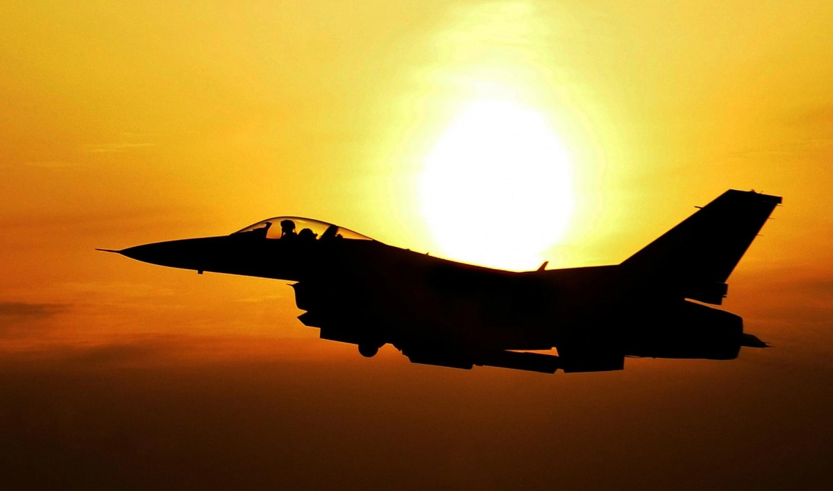 Израильские ВВС нанесли удары по 35 объектам террористов в секторе Газа - tvspb.ru