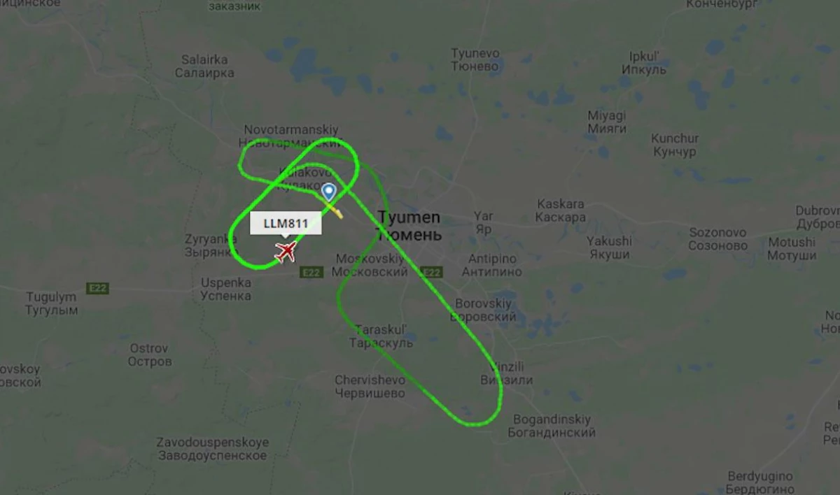 Лайнер SSJ-100, летевший в Петербург, готовится к экстренной посадке в Тюмени - tvspb.ru