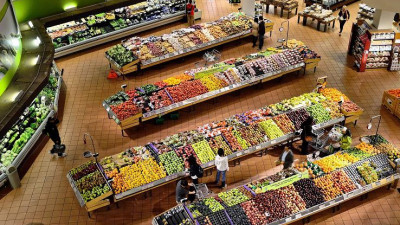 Стало известно, сколько петербуржцы тратили за один поход в магазин в январе