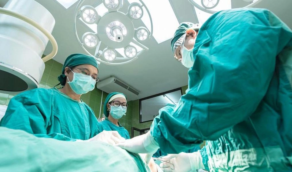 Главврач петербургской больницы рассказал о преимуществах малоинвазивной хирургии - tvspb.ru