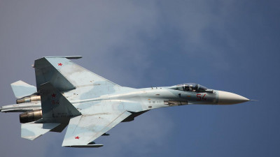 Российский Су-27 перехватил американский самолет-разведчик над Черным морем