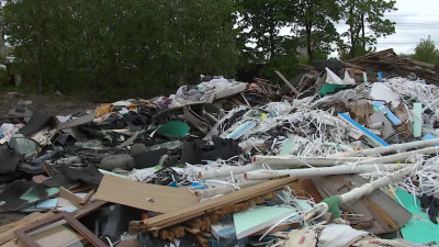 Депутат Госдумы Михаил Романов намерен помочь Невскому району в борьбе с нелегальными свалками