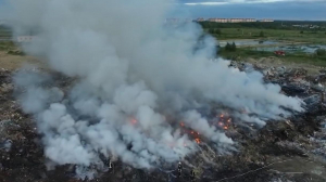 Пожар на свалке на юго-западе Петербурга потушили