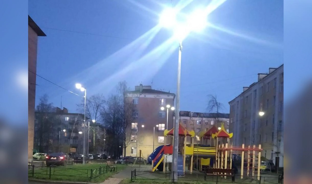 В квартале Кронштадта по улице Карла Либкнехта включили освещение - tvspb.ru