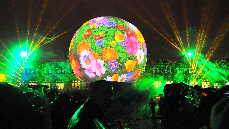 В Петербурге пройдет общегородской фестиваль световой культуры LumiFest - tvspb.ru
