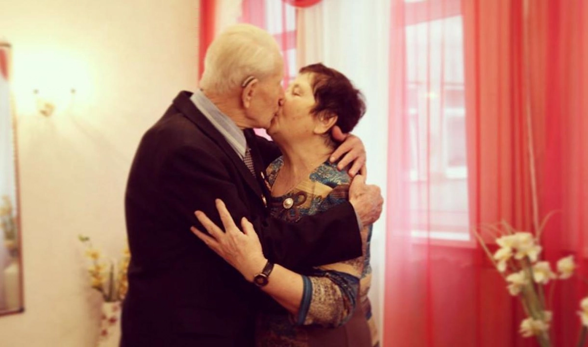 Любви все возрасты покорны. 95-летний мужчина и 77-летняя женщина расписались в Ленобласти - tvspb.ru