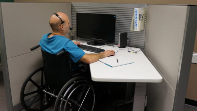 Петербург субсидирует работодателей для трудоустройства инвалидов