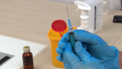 Петербуржцам разъяснили, какие законы позволили ввести обязательную вакцинацию для некоторых групп людей