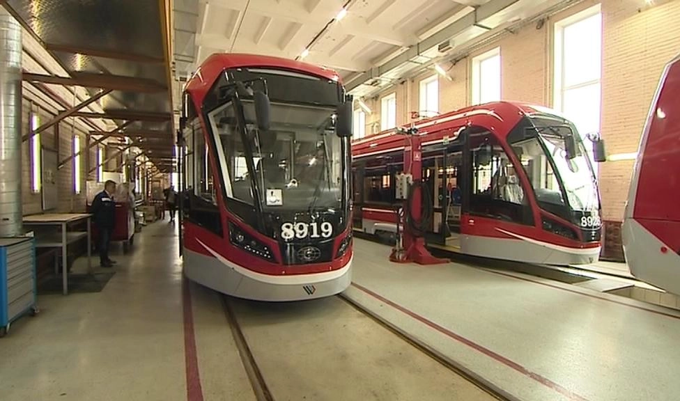 Петербург ведет переговоры с инвестором о строительстве завода по производству трамваев - tvspb.ru