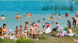 Отдых у воды. Где в черте города и Ленинградской области можно купаться и прекрасно проводить время