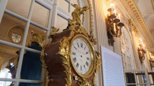 Тиканье старинных напольных часов в Эрмитаже