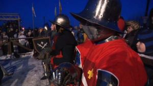 Добро пожаловать в Средневековье. У стен Выборгского замка рыцари сражались на мечах и алебардах