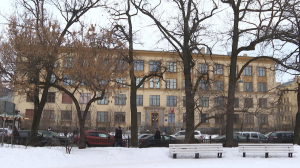 Хитрости поступления в первый класс. Как выбрать школу и подать заявление?