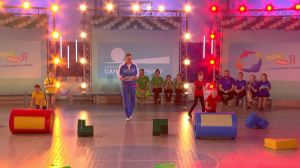 Четвертьфинал игры «Папа, мама, я — спортивная семья». Какие конкурсы и испытания ждут дружных участников