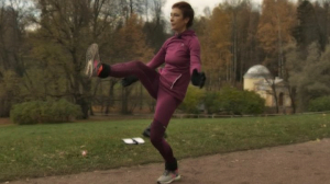 Марш-броски, пробежки по парку и марафоны. Ольга Кацапова увлеклась бегом в 58 лет и считает, что возраст спорту не помеха
