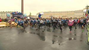 Забег на фоне достопримечательностей Северной столицы. 20 000 спортсменов вышли на «Кросс нации»