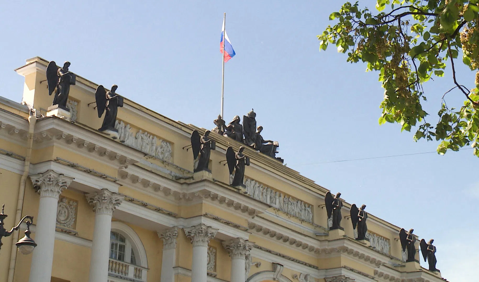 Быть по сему: Правительствующий Сенат и Святейший Синод отмечают юбилеи