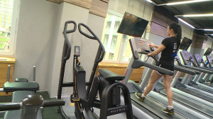 Это помогает жить: история сильной девушки, преодолевшей страшную болезнь в спортивном зале