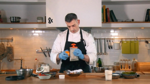 Быстрый завтрак. Запечённая бэби-морковь с рикоттой, папайей и ягодами