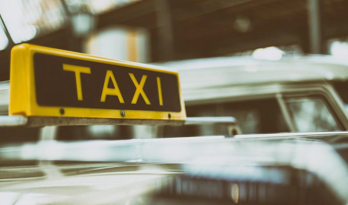 Как пандемия повлияла на сервис доставки при помощи такси - tvspb.ru