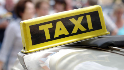 В Петербурге прорабатывают новые правила регистрации для таксистов