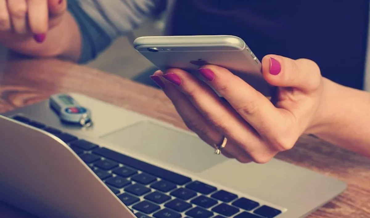 Операторы сотовой связи поднимают стоимость ряда тарифов - tvspb.ru