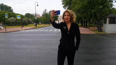 Инна Карпушина запустила новый Telegram-канал о рабочих буднях Смольного