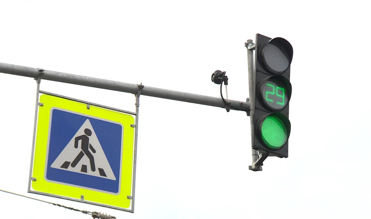 Светофор на улице Солдата Корзуна отключили из-за планового ремонта - tvspb.ru