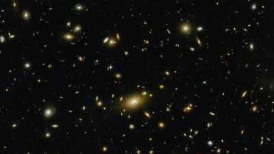 Телескоп «Хаббл» сфотографировал один из крупнейших объектов во Вселенной