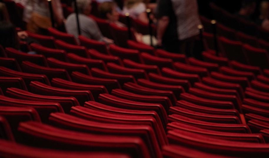 Субсидии театрам в Петербурге будут распределять после консультаций с профессиональным сообществом - tvspb.ru