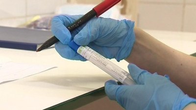 Антитела к коронавирусу находят у 20-25% россиян, сдавших анализы