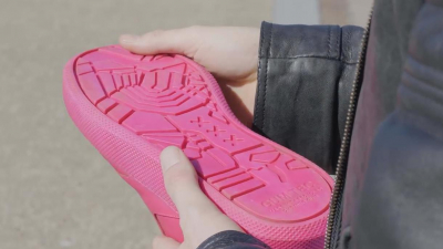 В Амстердаме выпустили кроссовки из переработанной жвачки