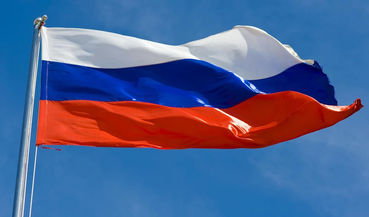 В посольстве России в Лондоне из-за ажиотажа вокруг ЧМ закончились триколоры - tvspb.ru