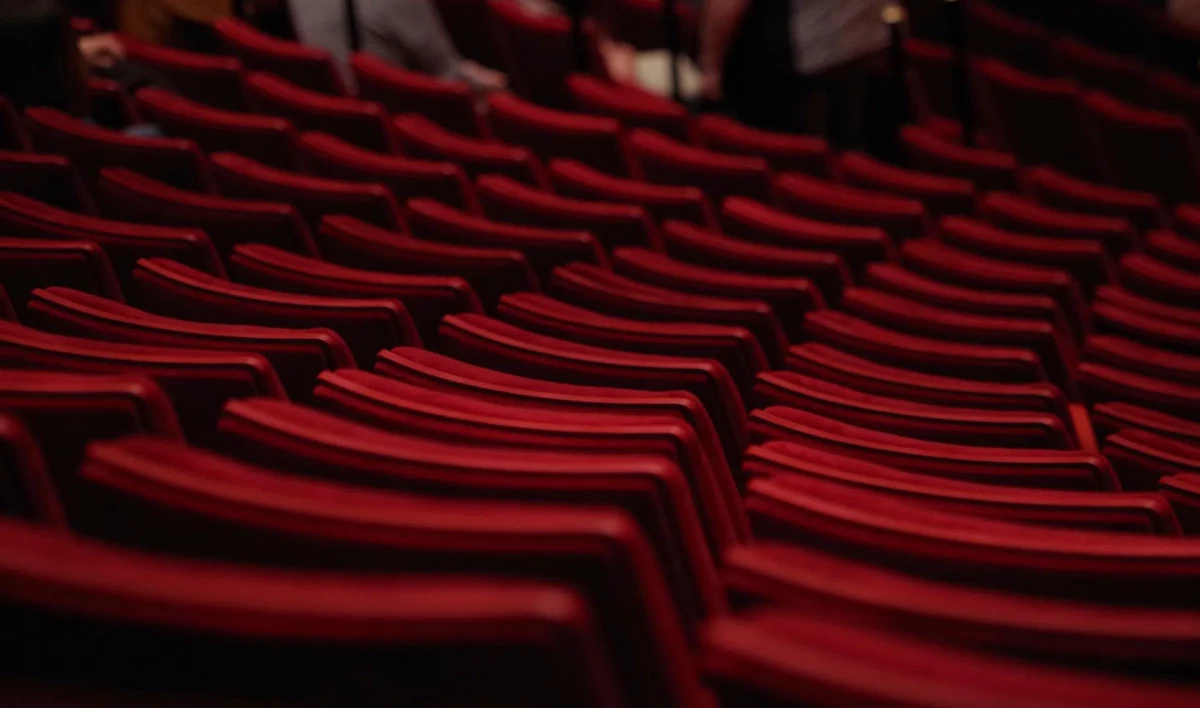 Театр «На Литейном» представит три спектакля с тифлокомментированием - tvspb.ru