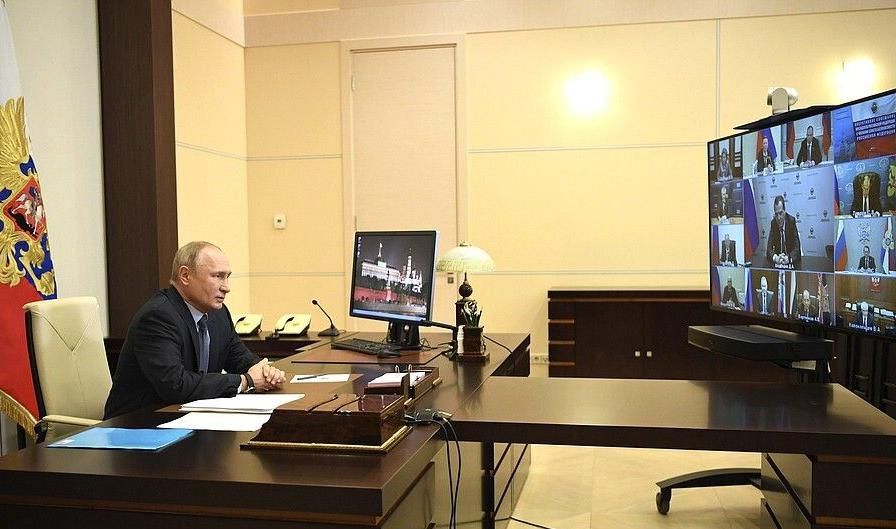 Путин обсудил с постоянными членами Совбеза экономическую ситуацию в стране и борьбу с коронавирусом