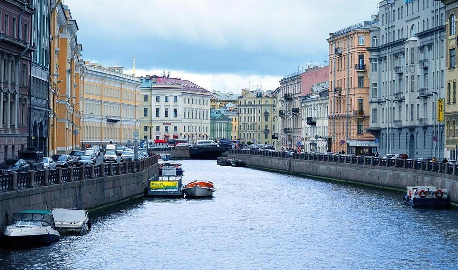 Петербург вошел в топ-10 городов, жители которых удовлетворены соотношением доходов и стоимости жизни - tvspb.ru