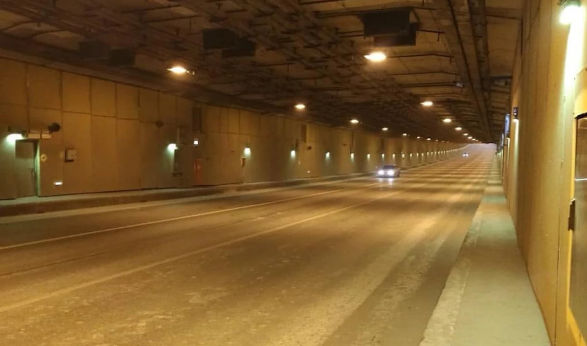 Из-за подозрительного предмета в тоннеле дамбы останавливали движение - tvspb.ru