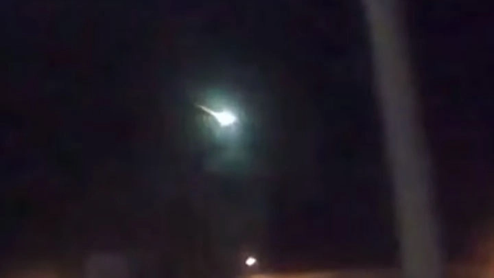 Жители Заполярья сняли на видео падающий метеорит - tvspb.ru