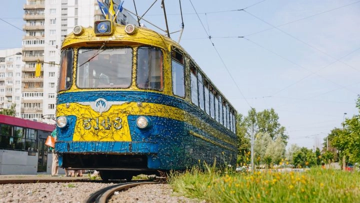 Ретро-трамвай прокатит петербуржцев по хлебным местам города - tvspb.ru