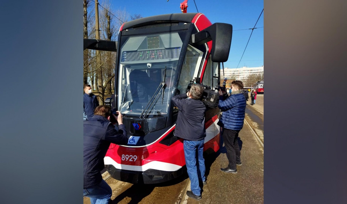 Сверхлегкий трамвай «Витязь-Ленинград» отправился в премьерный рейс по Петербургу - tvspb.ru