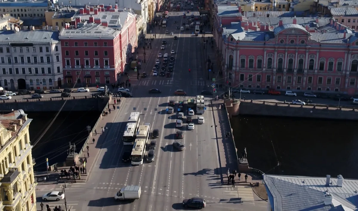 В центре Петербурга автобусы и троллейбусы изменят маршруты из-за репетиции парада ко Дню Победы - tvspb.ru