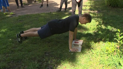 Чемпион России по боксу провел открытую тренировку для кандидатов на военную службу