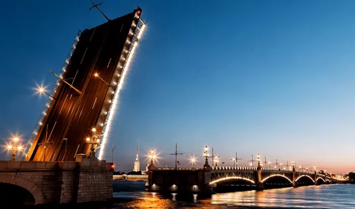 Троицкий мост разведут через пять часов - tvspb.ru
