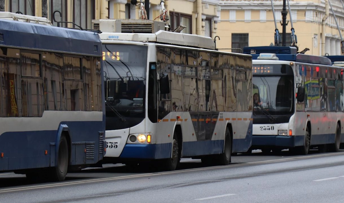 Из-за аварийных работ на Васильевском острове изменили движение трех троллейбусов - tvspb.ru