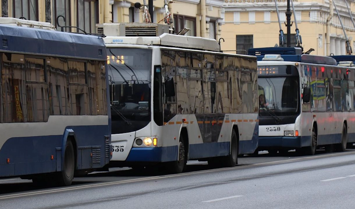 В «Горэлетротрансе» рассказали, как дезинфицируют салоны троллейбусов и трамваев - tvspb.ru