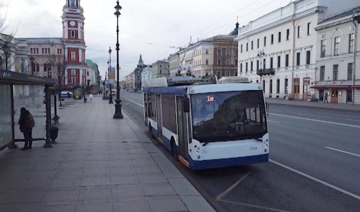 Транспорт спб в режиме реального. Санкт Петербург улицы с полосами для общественного транспорта. Игра новый троллейбус открытый двери Санкт Петербурга. Трамвай 1 СПБ. Самоизоляция в транспорте.