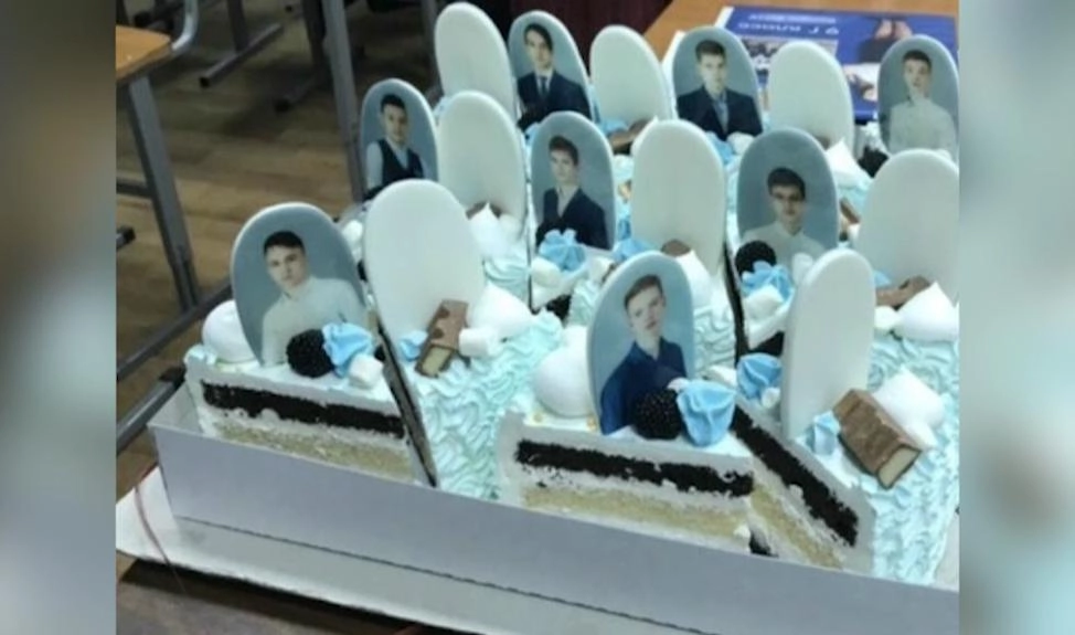 Выпускники из Красноярска получили в подарок торт «с надгробиями» - tvspb.ru