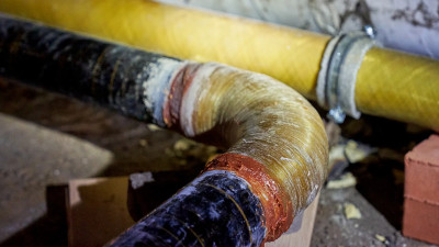 Инновационные трубы из стеклопластика со сроком службы в 50 лет начали испытывать в Петербурге