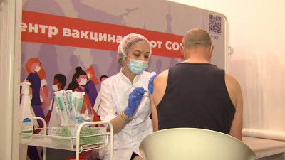 Шатры для вакцинации установят у станции метро «Василеостровская» и в парке 300-летия Петербурга